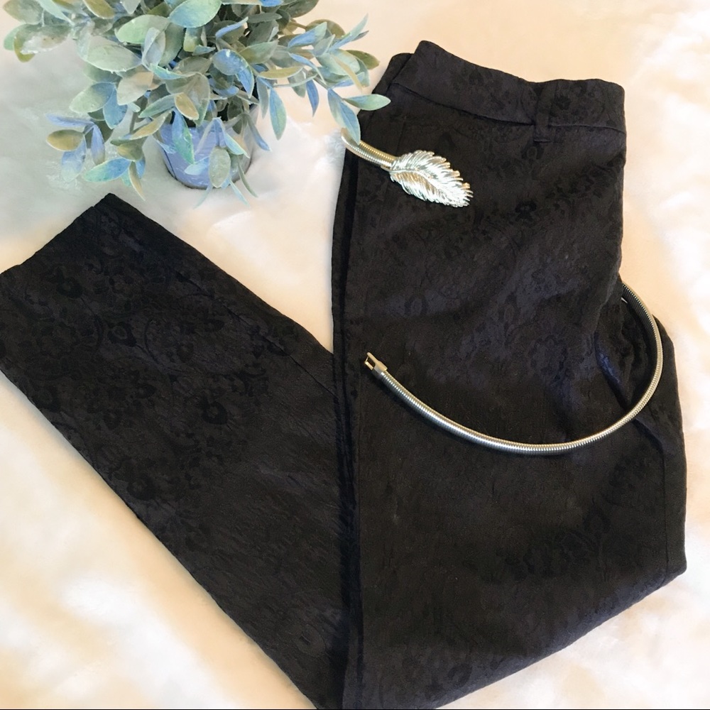 Pattern black ankle pant